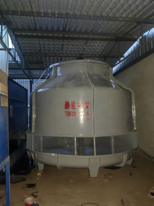 泸州<strong>200t玻璃钢冷却塔</strong>